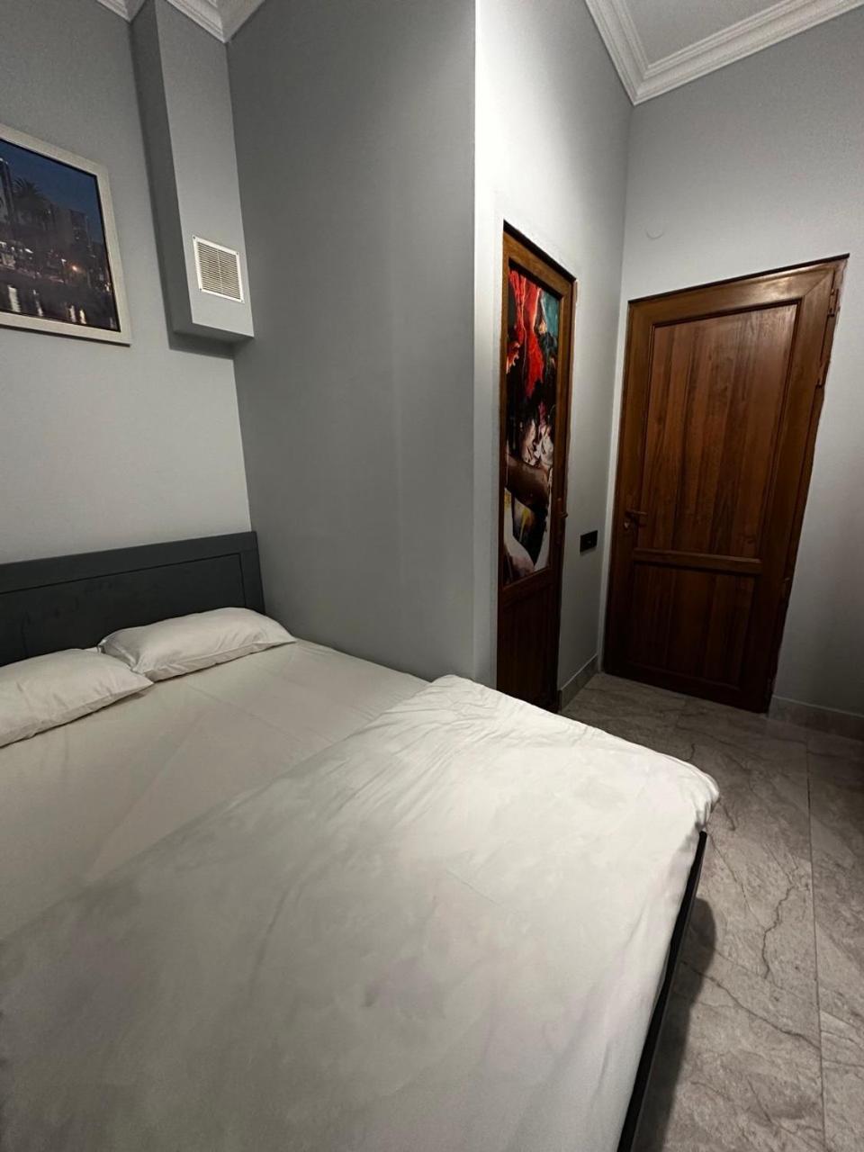 Hotel & Apartments California Erivan Exterior foto