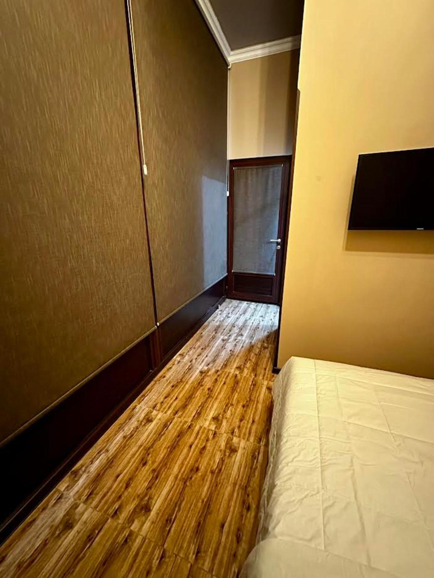 Hotel & Apartments California Erivan Exterior foto